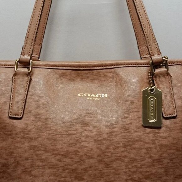 Coach East West City Tote Bag F23576 Tan Beige Saffiano Leather Shoulderbag GUC - Picture 15 of 16